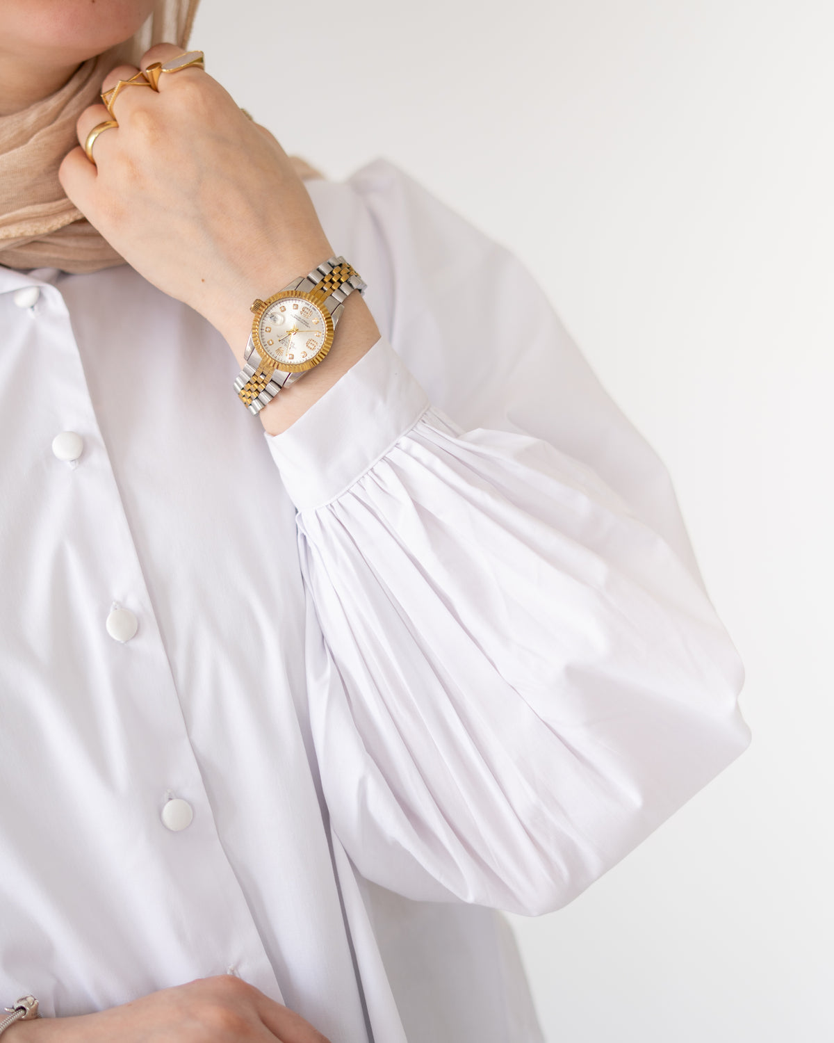 TILA Signature Puff Shirt